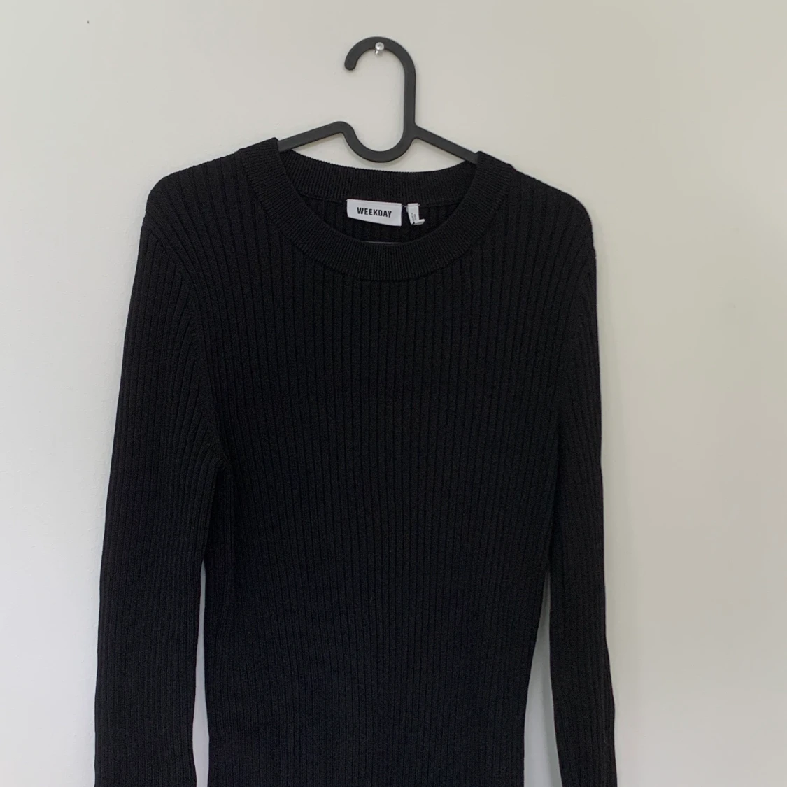 Svart stickad klänning  - 91