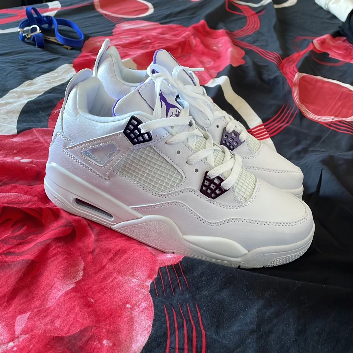Jordan 4 Metallic purple - 90