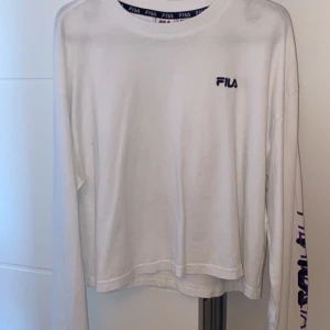 Helt ny fila tröja  - Små i storleken 