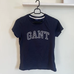 Oanvänd GANT tshirt - .