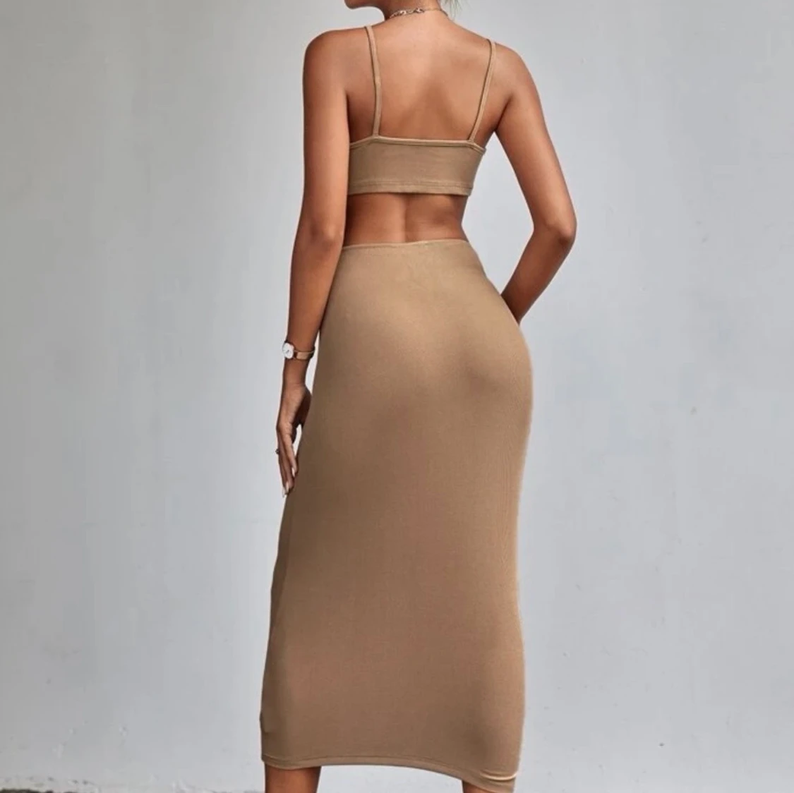 Klänning cut out beige - 90