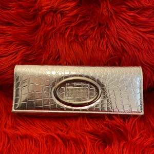 Klatsch  - Använd 2-3 gånger 