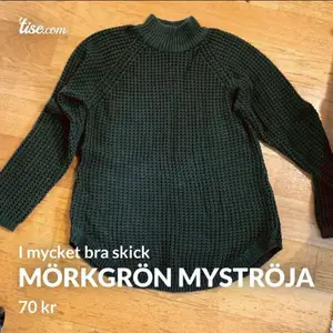 Köpt på Gina tricot i storlek S. Men är oversized. Mysig och fin mossgrön färg. Mycket bra skick. Säljer då en inte är min stil längre.   Köpare står för frakt.