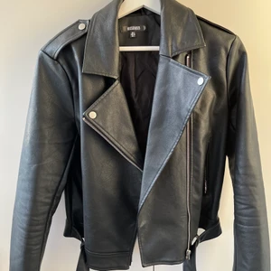 Skinnjacka Missguided - Skinnjacka som blivit för liten, endast använd ett par gånger! 