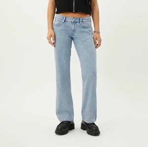 Weekday arrow low jeans - Snygga jeans från weekday, arrow low❤️ köparen betalar frakt