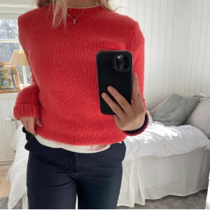 Acne tröja - Ljus röd stickad acne tröja, storlek S. Använder förra ägarens bilder
