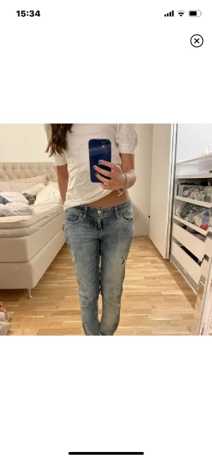 LTB jeans  - Säljer dessa LTB jeans, storlek 28/34. Men sitter som 25/34! Lånade bilder, säljer för dol inte satt som jag ville på mig. Aldrig använda 