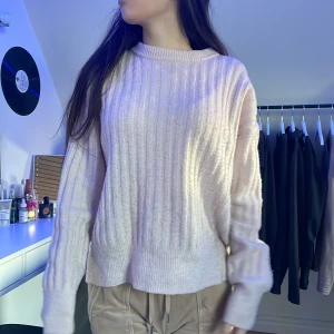 Rosa stickad tröja från bikbok  - Rosa stickad från bikbok,xs