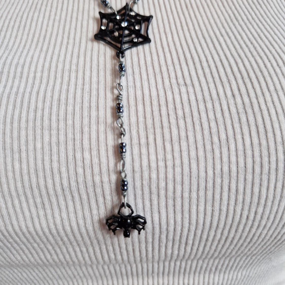 Halsband med spindel - 91