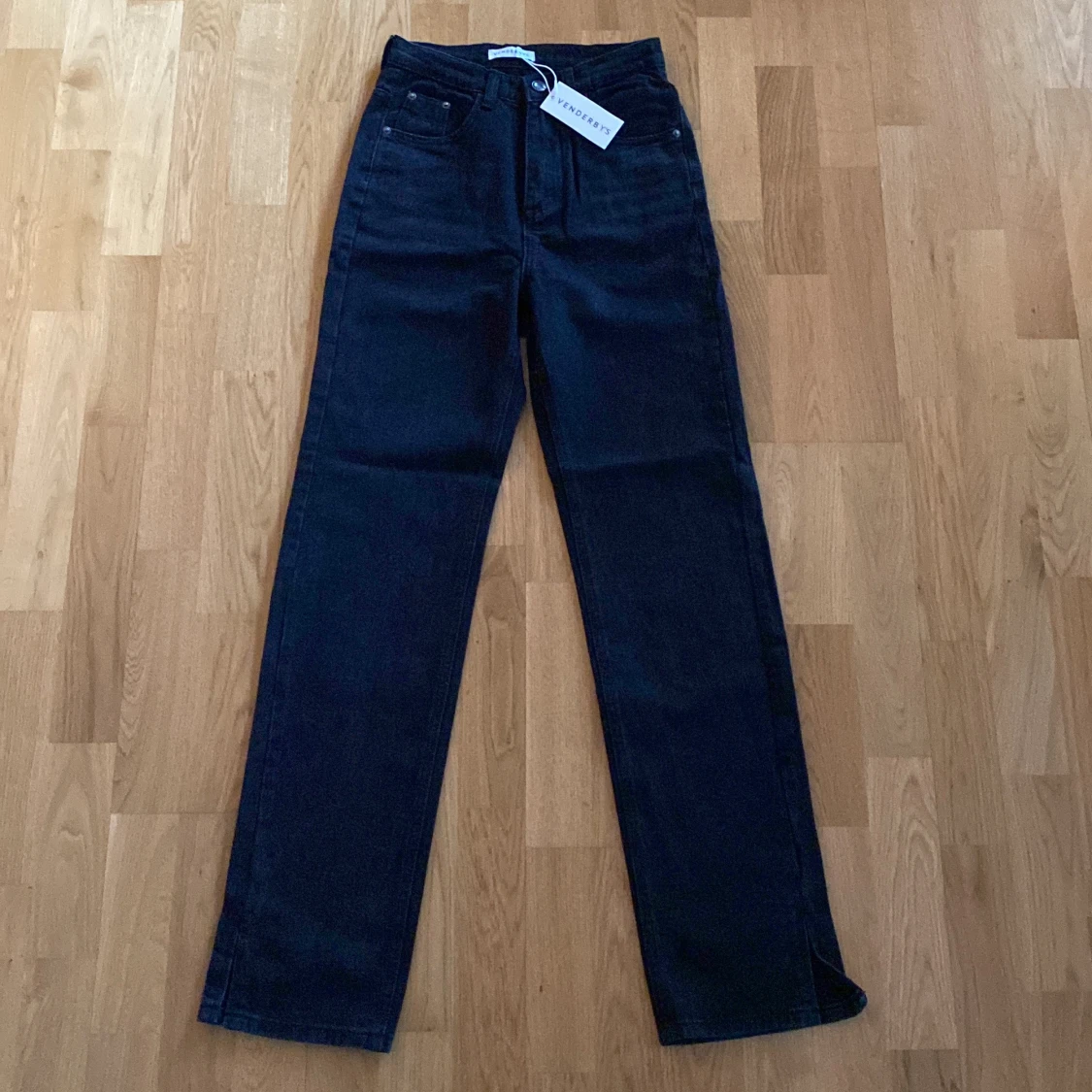 Svarta jeans