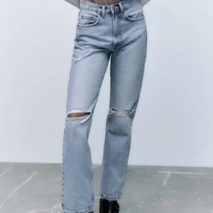zara jeans!!!💗💗 - Straight leg jeans från zara!!💗 Slutsålda!! 