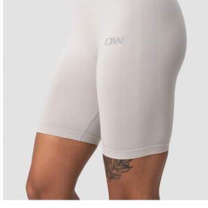 Fina shorts från ICANIWILL i nyskick, använda kanske en gång. Super sköna och i en fin ljusgrå färg.  Nypris 499kr