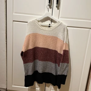 Stickad tröja - Stickad tröja från H&M oversize Använd Köpare står för frakt 