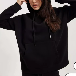 Svart hoddie från nelly - Svart hoodie från Nelly oversized 