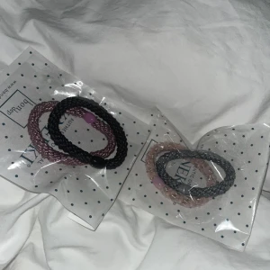 KNEKKI - fina knekki armband/hårsnodd ( helt oöppna) ❤️❤️( 1 påse för 60)