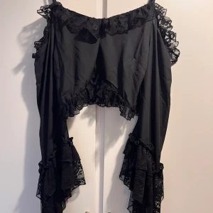 Lace top från killstar - En Lace topp från killstar använd fåtal gånger , mycket bra skick 