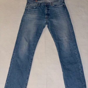 Acne studios jeans - Acke byxor i storlek 33/34, köpt i Stockholm på deras egna butik, skick 8/10