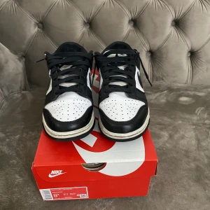 Nike dunk panda - Nike dunk panda Stolrek 42 Skick 7/10