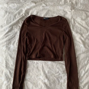 Tröja - Brun tröja från Shein i storlek M. Frakt tillkommer.