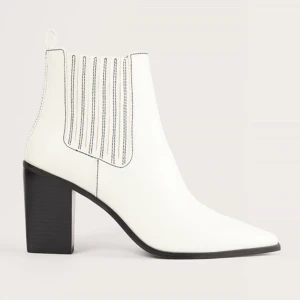 Boots - Fina boots från nakd som jag bara använt en gång. Som nya 🌸💞 nypris 549kr