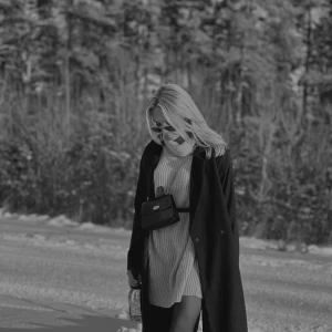 Stickad tröja/klänning - Använd 1-2 gånger. Säljer på grund av flytt utomlands!