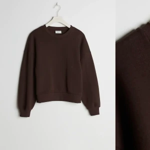 Sweatshirt  - Säljer min bruna sweatshirt från ginatricot. 