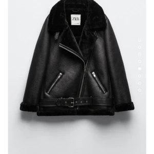  ZARA - Jacka från Zara. I storlek S. Pris 500kr