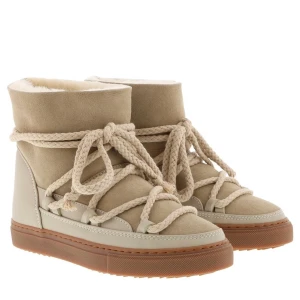 Inuikiis  - Säljer mina jättefina Inuikiis som jag nästan aldrig använt. Köptes för ungefär 2 år sedan men har inte mycket defekter alls. Köpta för ungefär 2600 kr. 