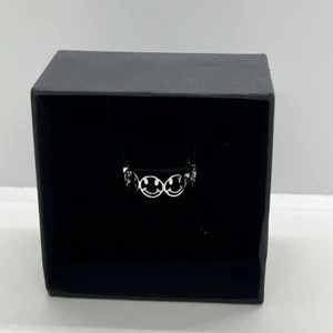 Ringar!! - Super fina ringar!! Alla är rostfria och tappar därför inte färgen. Alla är även justerbara vilket gör att de passar alla. En för 89kr eller köp flera och få det billigare! Frakt tillkommer på 15kr