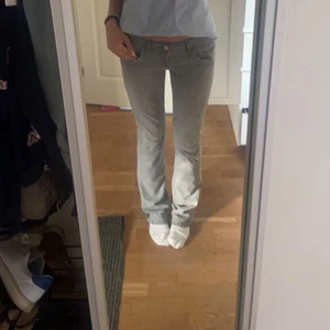 Ltb jeans  - Säljer dessa grå ltb jeans, använda två gånger så i fint skick💓skicka om ni vill ha fler bilder(många intresserade så buda)