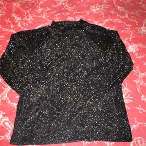 Blus - Glitter blus storlek M 
