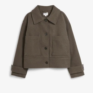 Kort kappa  - Intresserekoll på min populära kapphal kappa💕 hör av er om ni är intresserade och vid mkt intresse så blir det budgivningen ❤️❤️ den är splitterny och aldrig använd