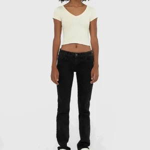 Lågmidjade jeans - Säljer mina svarta lågmidjade jeans från STR (köpta från zalando). Fint skick.