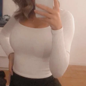 Ginatricot - Säljer en Gina topp som har blivit lite liten 60kr - Xxs  Kan mötas upp och frakta:)