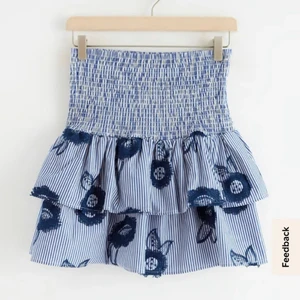 Kjol - Super fin unik kjol ifrån Lindex! Andvänd en gång köpt för 500kr❤️💕 frakten ingår. Funkar lika bra till en stickad tröja nu i höst💗💞