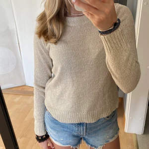 Beige finstickad tröja - En fin stickad beige tröja🙌🏼 Finns fortfarande kvar trots att budgivningen är avslutad!