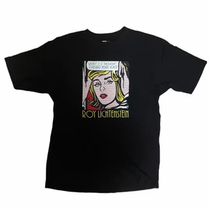 Uniqlo x Roy Lichtenstein tshirt  - Storlek S | skick - 10/10, aldrig använts | skriv på dm om du har några övriga frågor.