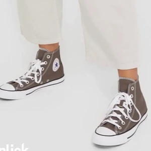 Säljer dessa nya conversen inte något smuts eller något ingen skada  - Converse skor nyskick inga skador 