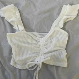 Vit topp - Vit jättefin topp endast provad, köparen står för frakten på 49kr 