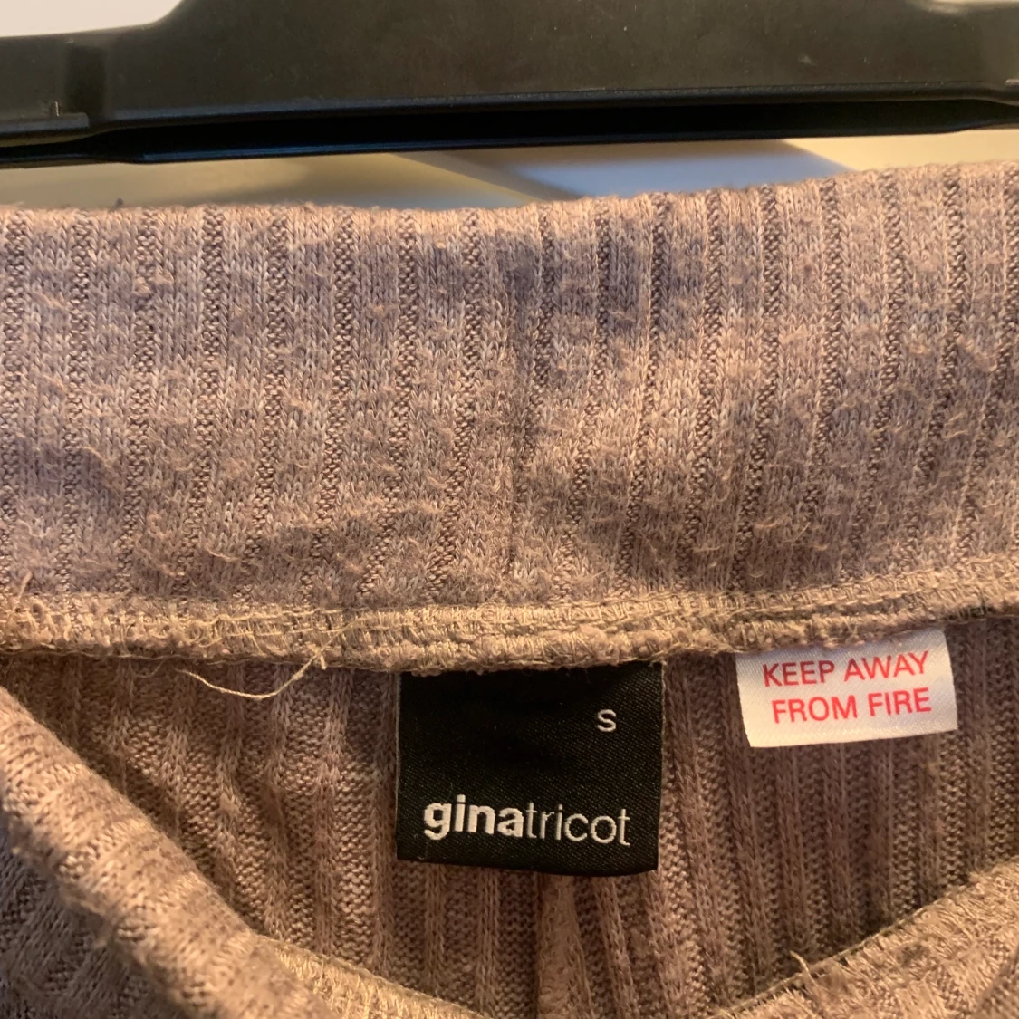 Ribbade utsvängda byxor - 91