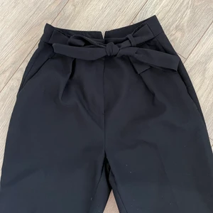 Byxor  - Kostymbyxor i storlek 34