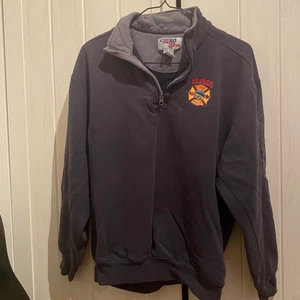 vintage tröja  - Säljer den här vintage tröjan som jag köpt här på plick eftersom den inte kommit till mycket användning. Är i fint skick 