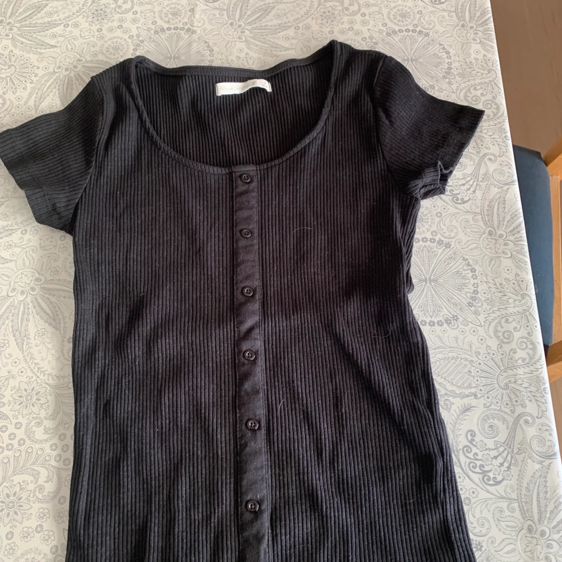 T-shirt toppar med knappar - 90