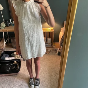 Sommarklänning  - Klänning från & other stories som inte används längre. Jag är 178 för referens. 