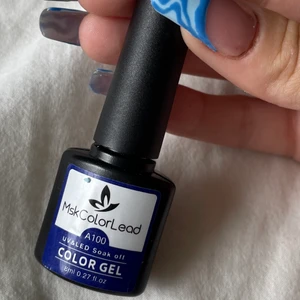 Mörkblått gel lack - Mörk Blått gel lack som används med UV lampa. Endast öppnad, aldrig använt. Säljer massa fler färger så kolla min sida 🦋🦋 GER RABATT VID KÖP AV FLERA LACK <3