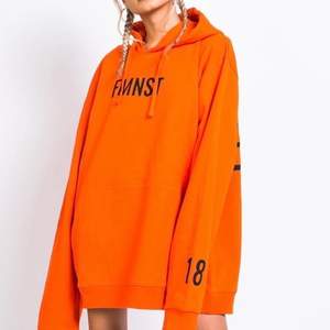 orange oversized hoodie från MadLady x Lisa Anckarman