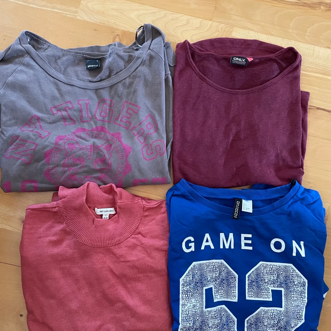 Fyra tjocktröjor/ sweatshirts