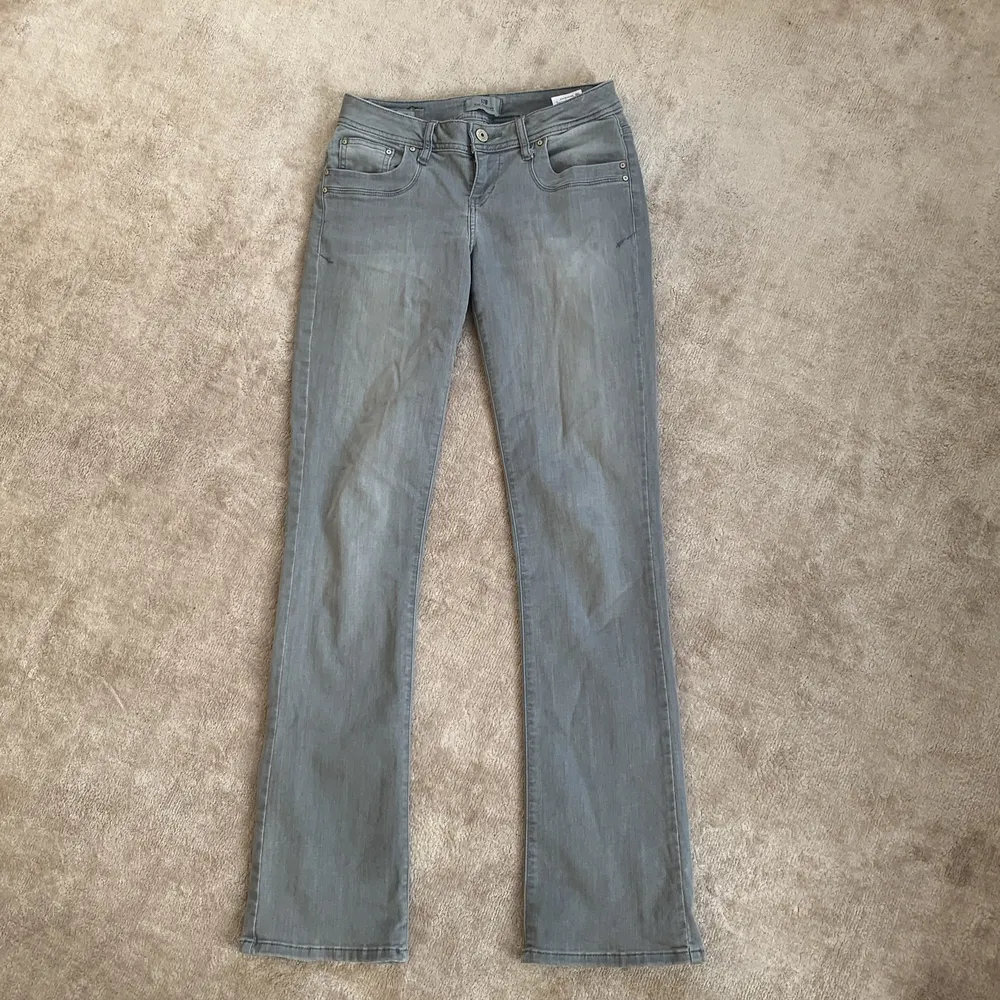 Jättefina jeans från LTB, bara använda ett fåtal gånger . Jeans & Byxor.