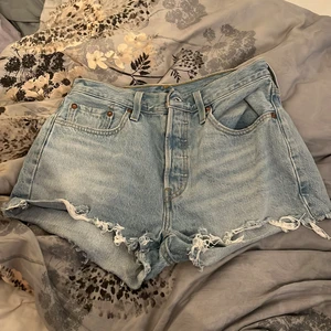 Levis - Sjukt snygga Levis shorts. Använt ett fåtal gånger, som nyskick.