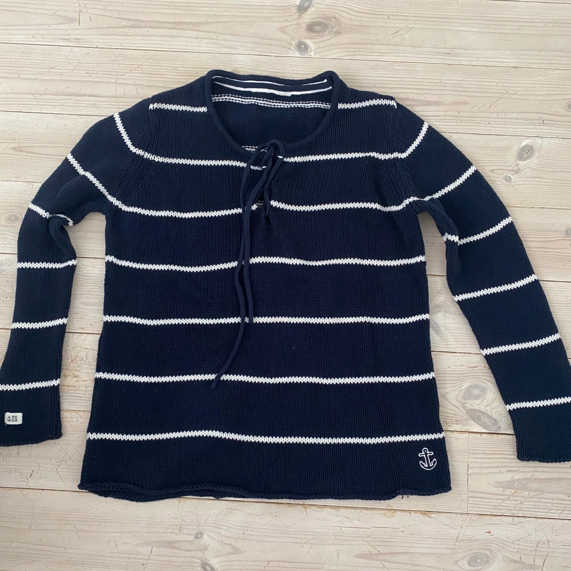 Marinblå tröja